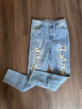 Light Blue Ripped Women’s Jeans - Classic High-Rise Fit